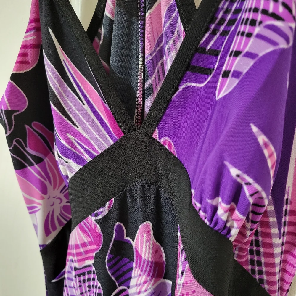 Casual Land Floral Deep Surplice V-Neck Flowy Sundress - Picture 5 of 7